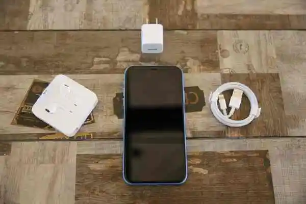 iPhone XR上手：亮丽外观下却有一颗质朴的心-go to sea