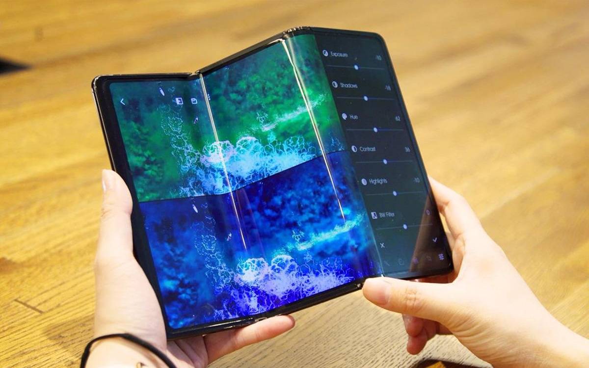 双折折叠屏+抽拉式折叠屏，TCL 发布两款折叠原型机-go to sea